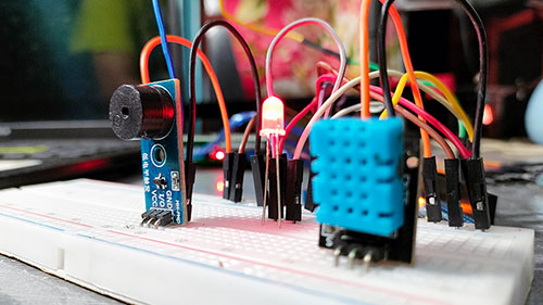 Stay Alerted: Building a Temperature Alarm with Arduino &amp; DHT11