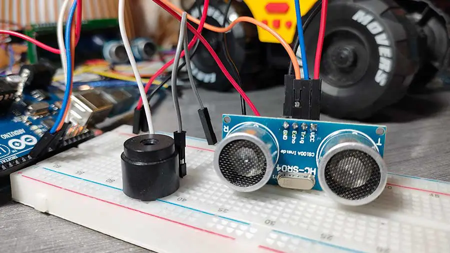 Arduino Distance Alarm: Ultrasonic Sensor and Piezo Buzzer